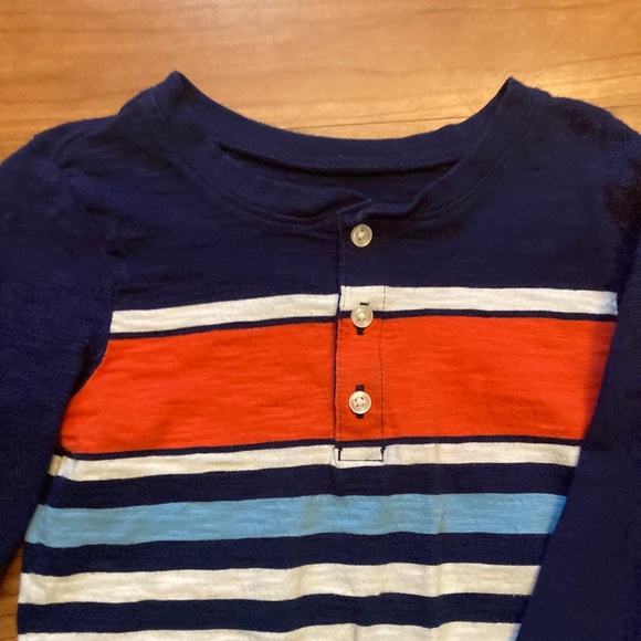 Boys Henley shirt 5t - Picture 1 of 3